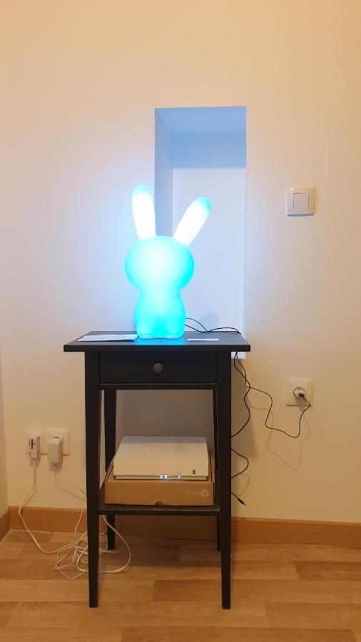 Séjour chez l'habitant Centre - Salle De Bain, Réfrigérateur, Tv Et Machine à Café Privatifs - Cuisine Commune - Terrasse - De à 200m Poitiers