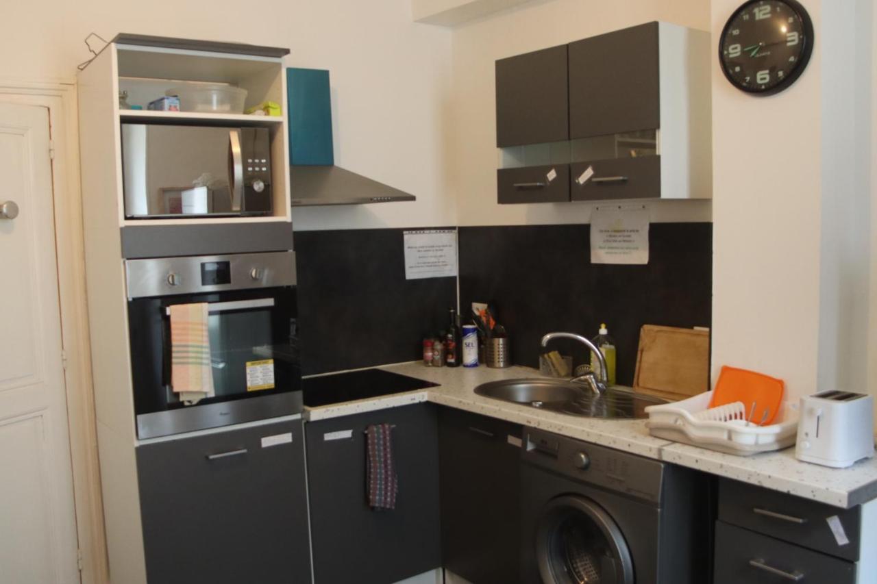 Centre: Private Comforts, Shared Kitchen & Hall Proximity Homestay *