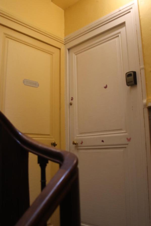 Centre - Salle De Bain, Réfrigérateur, Tv Et Machine à Café Privatifs - Cuisine Commune - Terrasse - De à 200m Poitiers