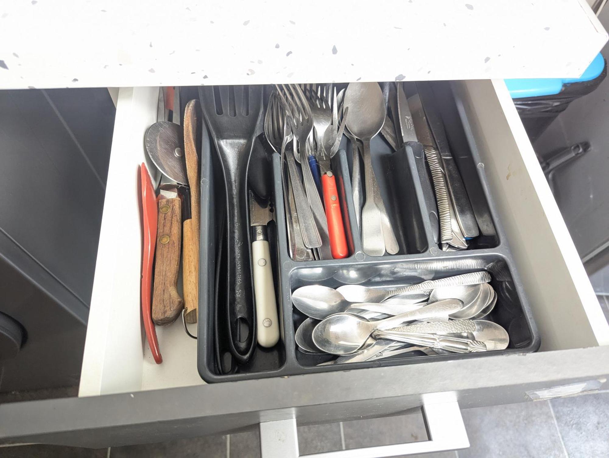 Centre - Salle De Bain, Réfrigérateur, Tv Et Machine à Café Privatifs - Cuisine Commune - Terrasse - De à 200m
